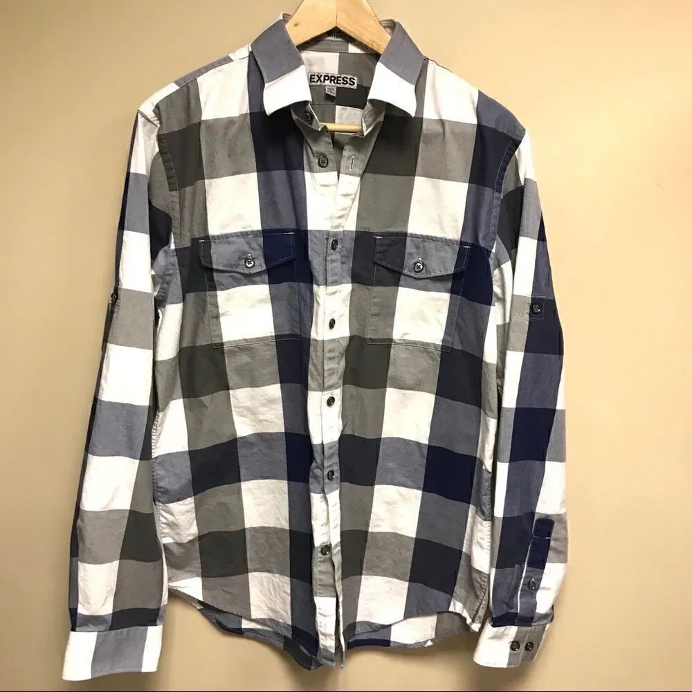 👠Express men’s plaid button down.      Size Large